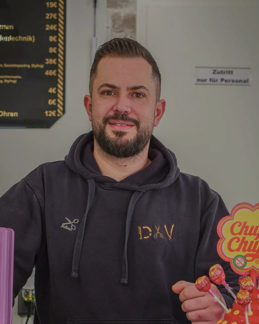 Mehmet — Barber bei Deno's Barbersalon